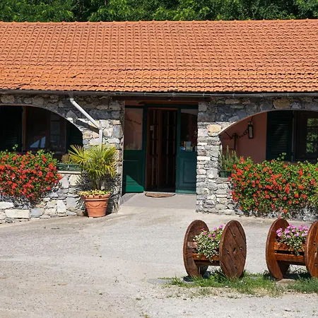 001 - La Marpea - Cameramaiale, 12chilometri Da Lavagna E Dal Mare, Cibo Tipico E Natura